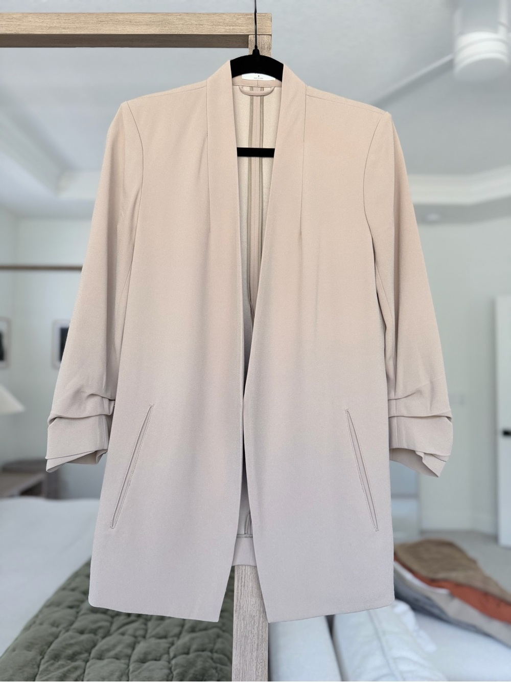 Aritzia Babaton Open-Front Long Blazer in Light Beige